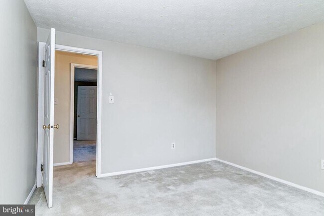 Building Photo - 1209 Crockett Ln