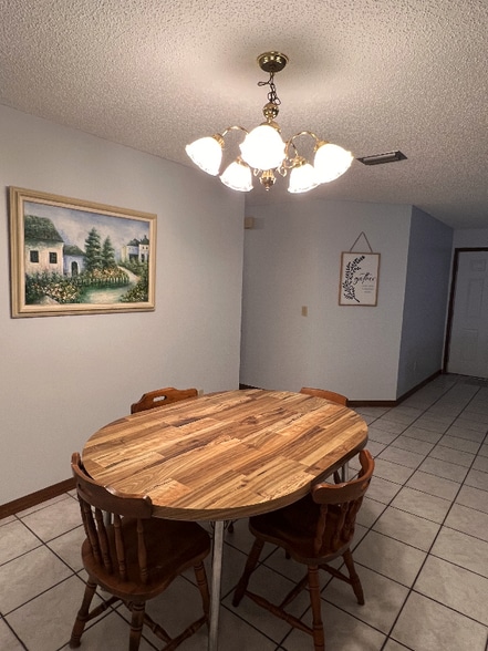 Building Photo - 1300 Emerson Dr NE