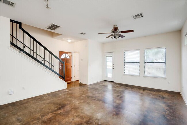 Building Photo - 1300 Chicon St