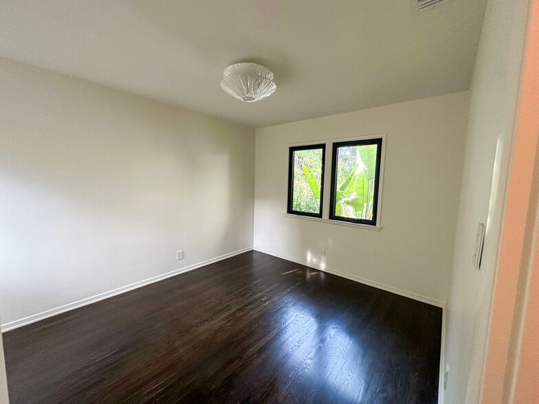 Back bedroom - 14501 W Sunset Blvd