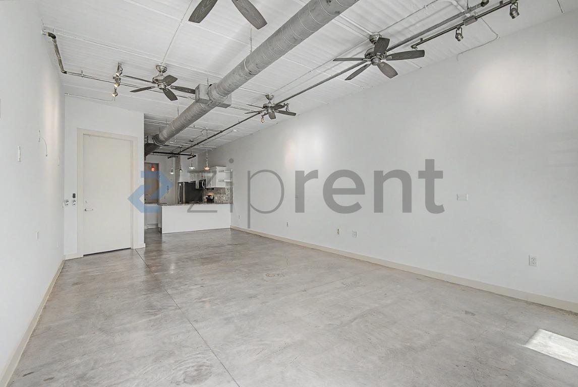 Building Photo - Unit 203