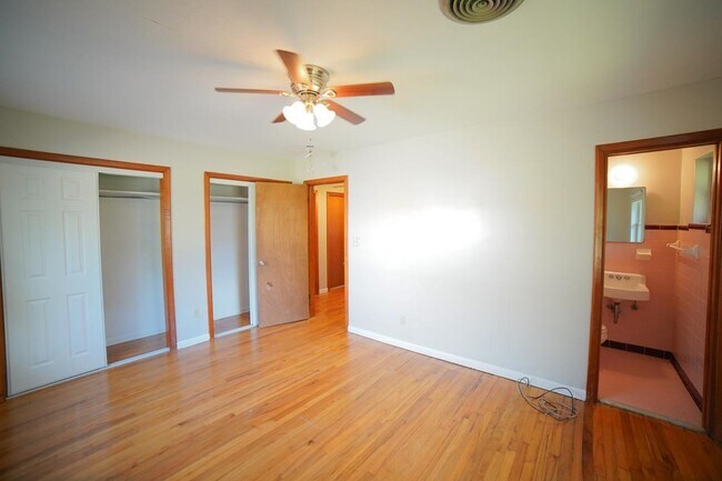 Building Photo - 1006 Frazier Ave