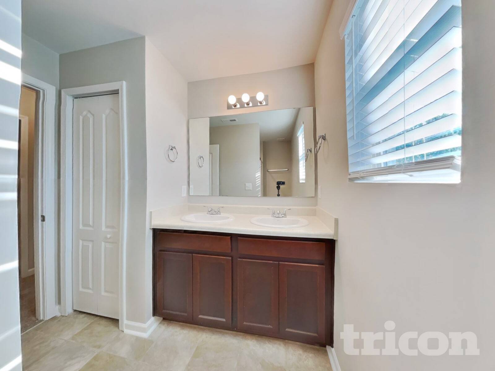 Building Photo - 226 Hallow Oak St