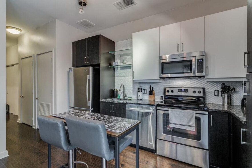 Building Photo - 3636 McKinney Ave