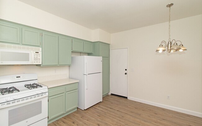 Building Photo - Home in the Community of Del Mar Highlands!