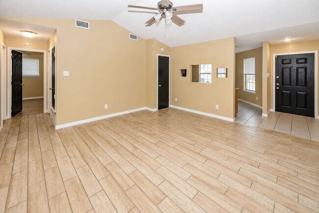 Building Photo - Charming Corner Lot Retreat: 3-Bedroom Haven in Killeen!