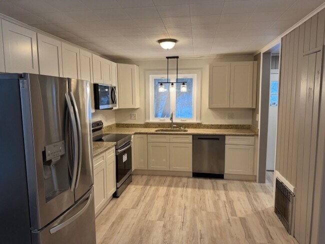 Primary Photo - 16 Knightville Dam Road