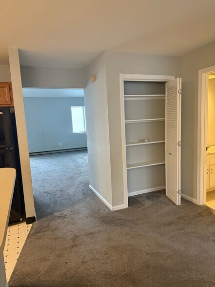 Building Photo - 234 Willow Springs