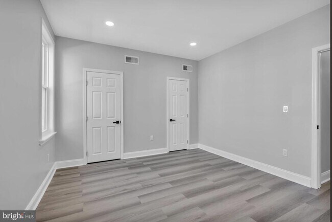 Building Photo - 119 S Redfield St