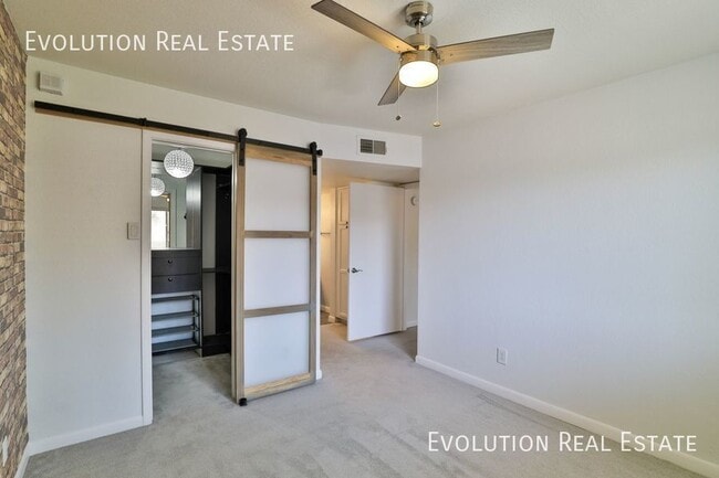 Building Photo - 5995 N 78th St