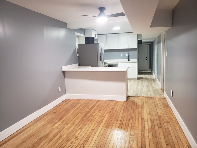 Building Photo - 3307 W Beach Ave