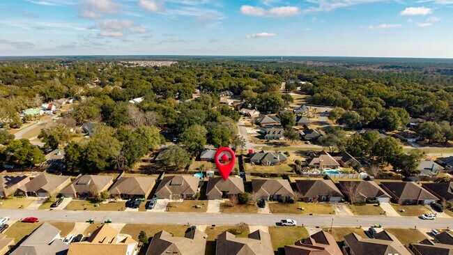 Building Photo - MOVE-IN SPECIAL!