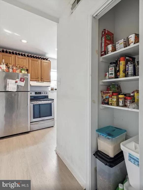 Building Photo - 2606 W Girard Ave