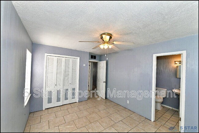 Building Photo - 5613 Creston Ave