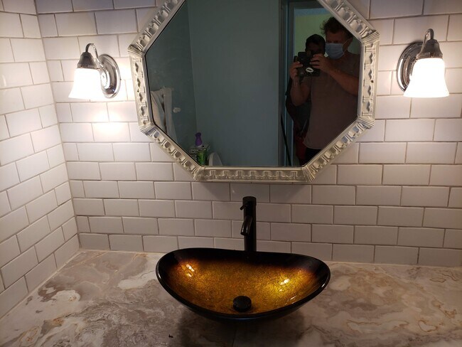 Building Photo - 695 A 1 A