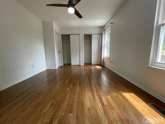 Building Photo - 115 Redbud Rd