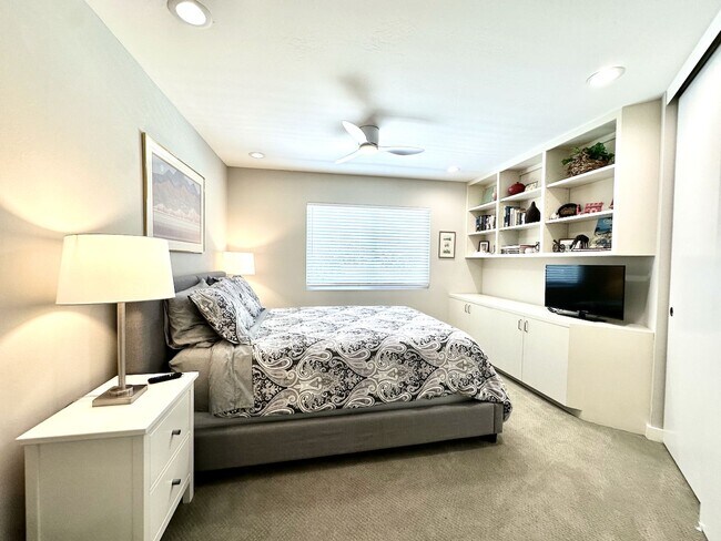 Building Photo - FOR RENT Call For Availability 3Br/3Ba 2128 Sqft Fully Furnished Del Mar Heights Vacation Home, C...