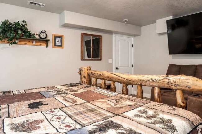 Building Photo - 358 Wrangler Ct
