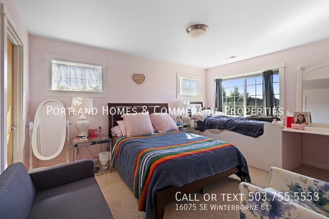 Building Photo - 16075 SE Winterborne Ct