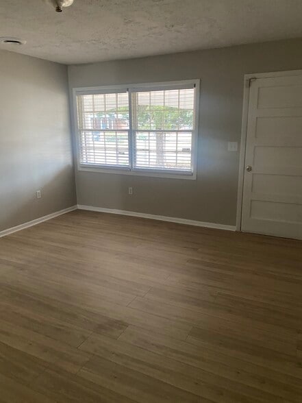 Building Photo - 1947 Atlantic Ave