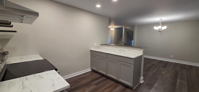 Building Photo - 403 Leola Dr