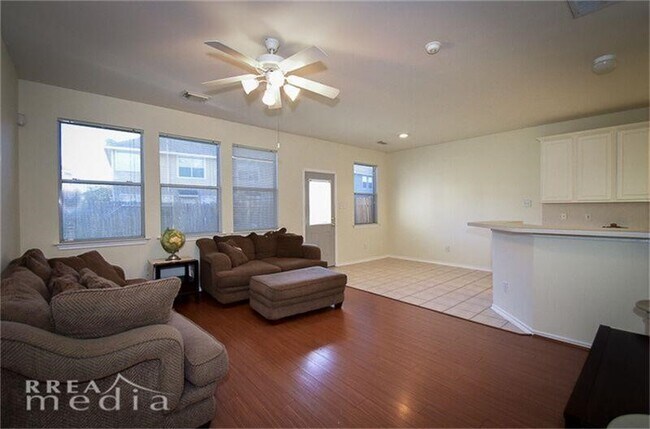 Building Photo - 2923 Loganberry Park Ln