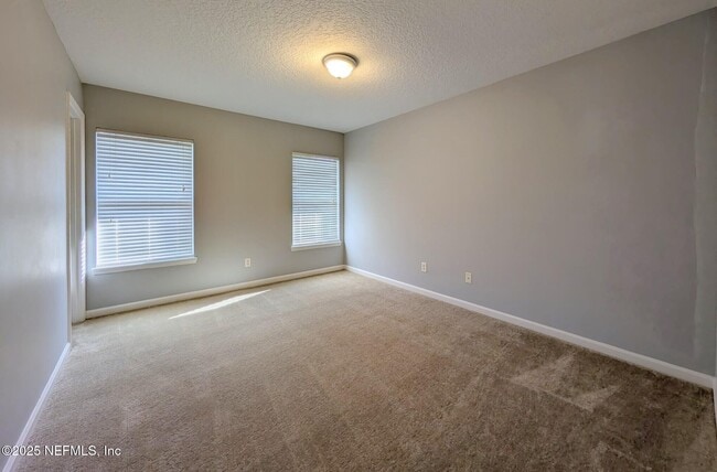 Building Photo - 129 Castlegate Ln