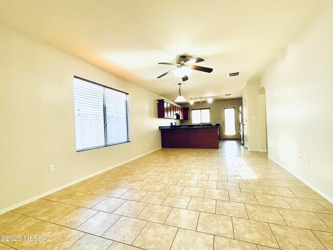 Building Photo - 11889 W Heyburn Dr
