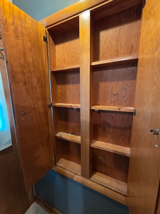 Building Photo - Well-Maintained 3BR Home – Garage + Washer/Dryer, dishwasher Included