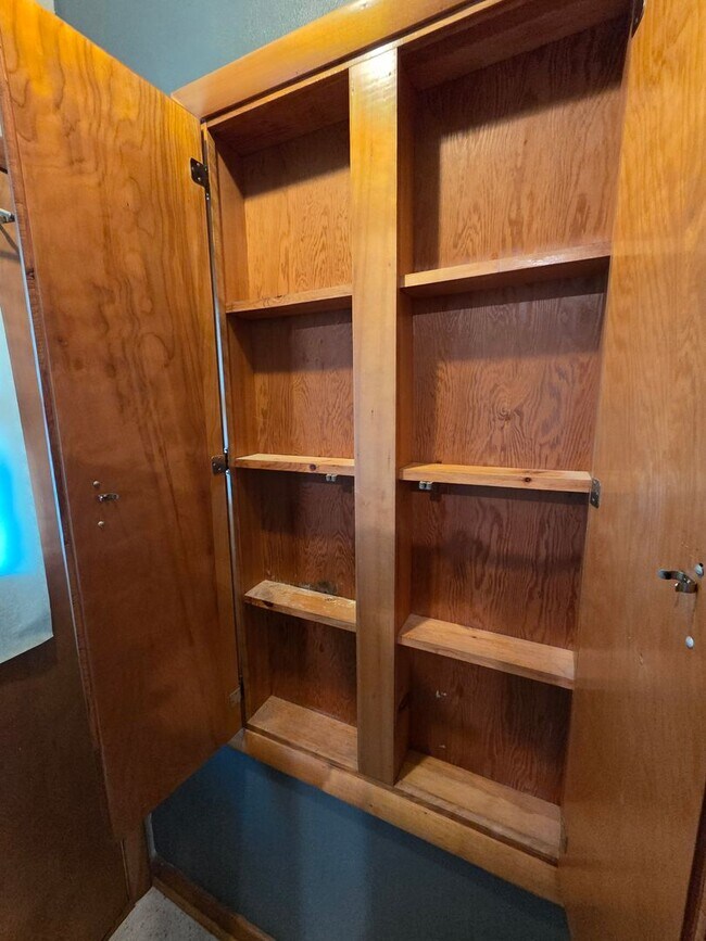 Building Photo - Well-Maintained 4BR Home – Garage + Washer/Dryer, dishwasher Included