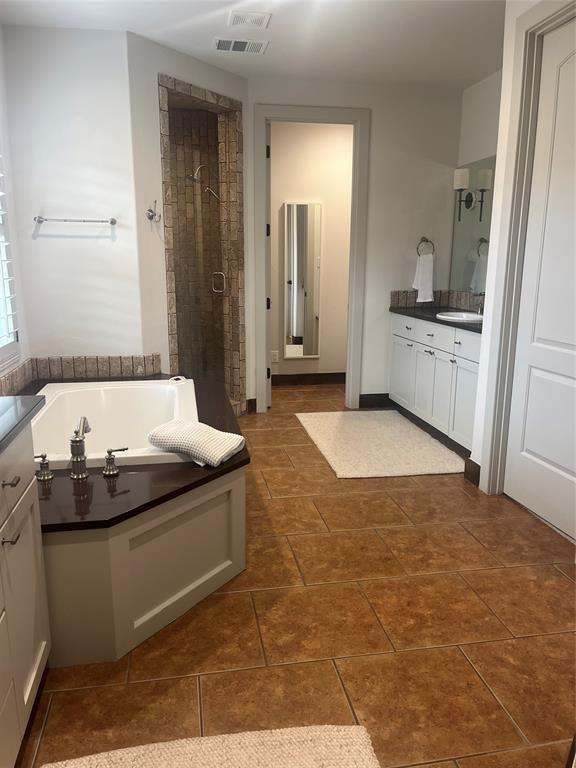 Building Photo - 4501 Spanish Oaks Club Blvd