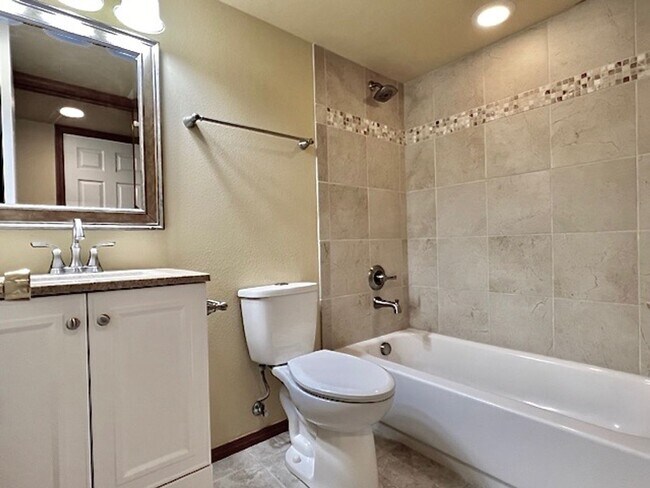 Building Photo - 4 Bedroom Home in Pronghorn Glen with Mountain Views