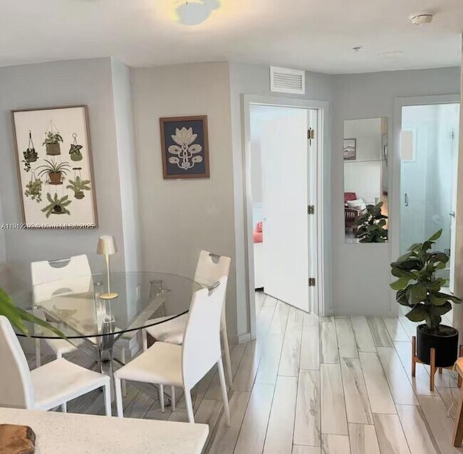 Building Photo - 481 NE 29th St