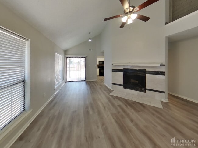 Building Photo - 161 Hunter Dr