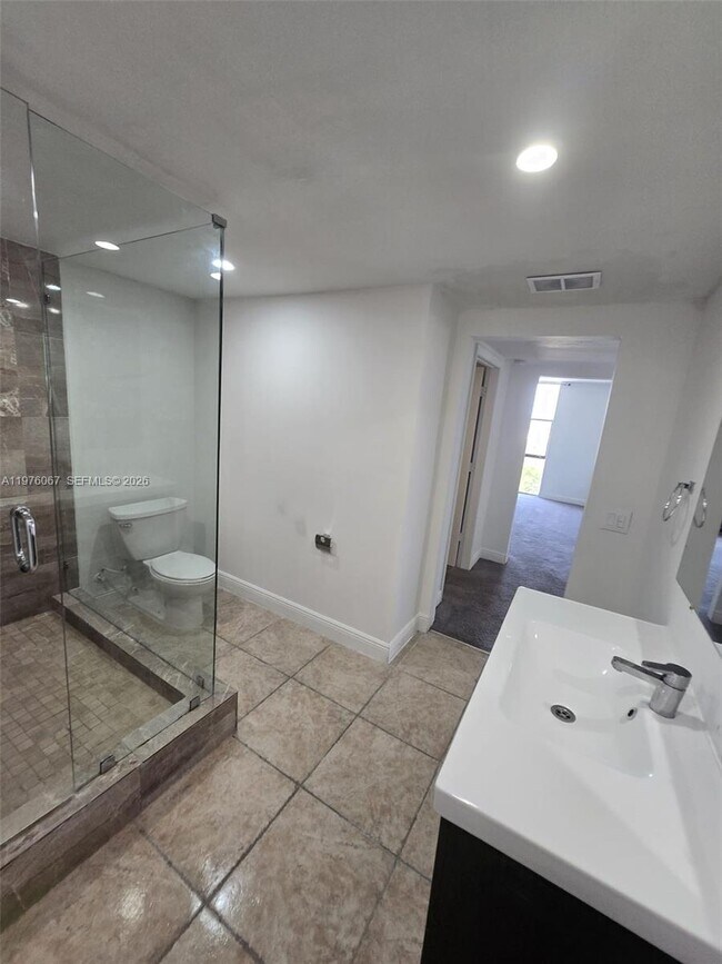 Building Photo - 13499 Biscayne Blvd