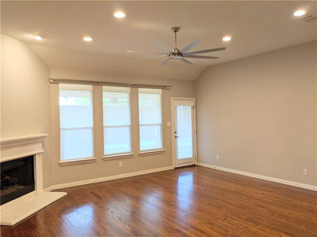 Building Photo - 10321 Cochron Dr