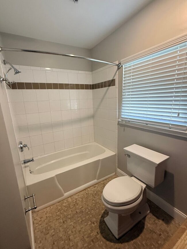 Building Photo - Stunning 2BR 2BA SFR w/ Private Pool • 2-Car Garage in Clearwater