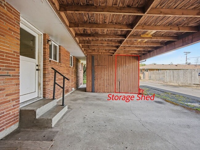 Building Photo - CHASD02