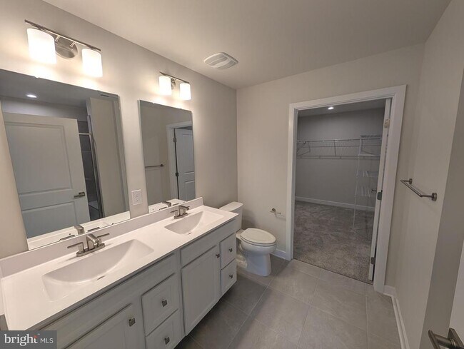 Building Photo - 114 RED LION Ct