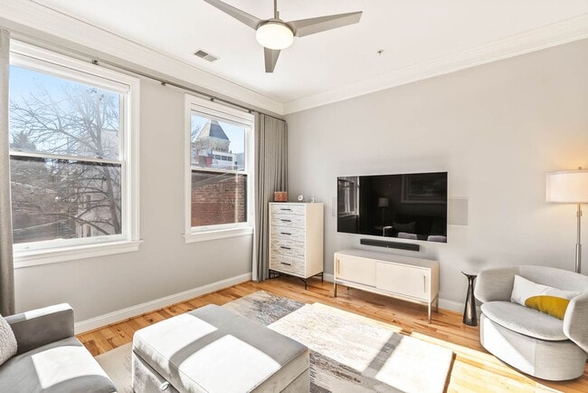 Building Photo - Logan Circle Condo