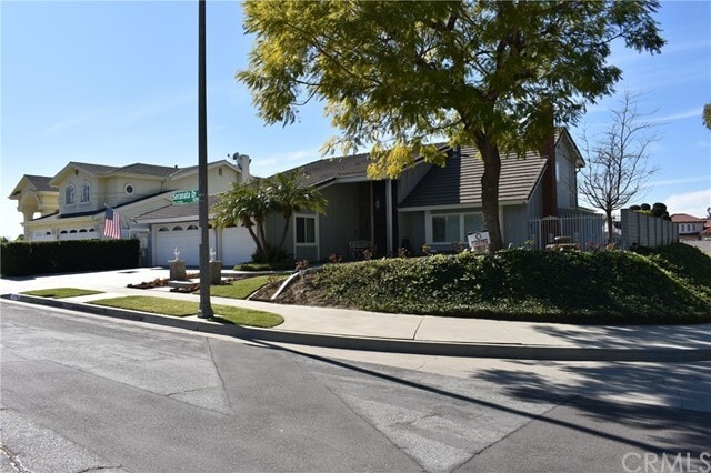 Building Photo - 8205 Seranata Dr