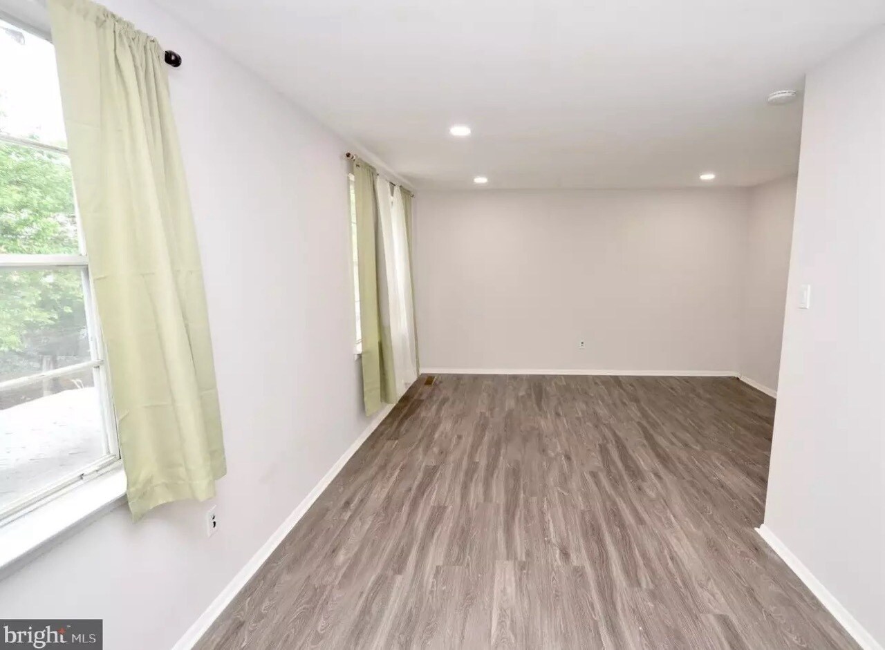 Building Photo - 1711 Brentwood Pl