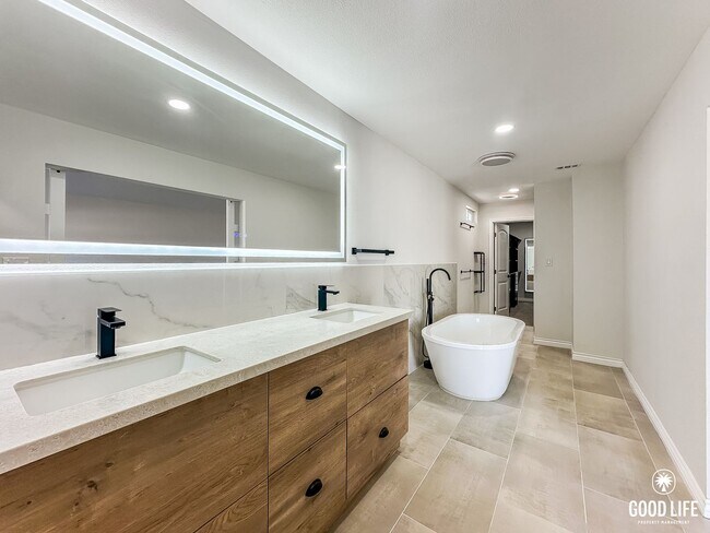 Building Photo - Executive Luxury Living in Mira Mesa | Fully Remodeled 4BR Residence with Private Balcony & Enter...