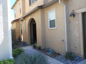Building Photo - 3 Bedroom in Shasta View Gardens