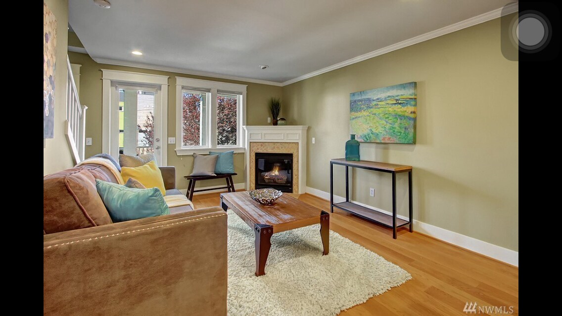 Building Photo - 108 17th Ave