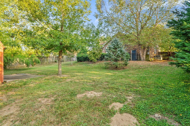 Building Photo - Huge Corner Lot in Glen Oaks!