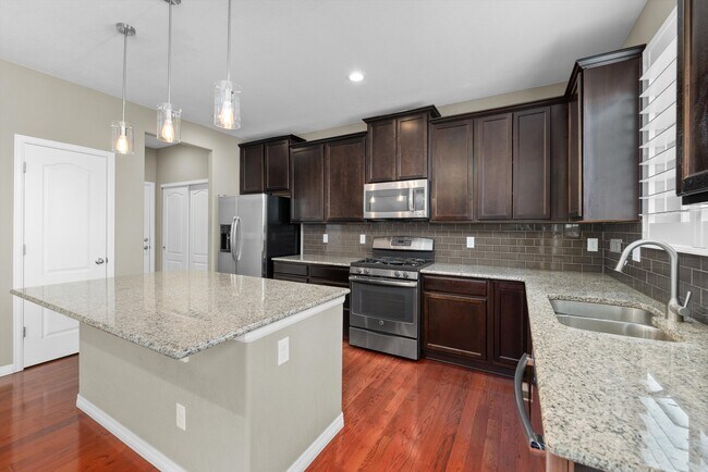 Building Photo - 8344 Coopers Hawk Way