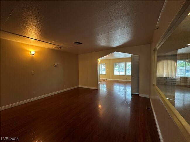 Building Photo - 4646 Fiesta Way