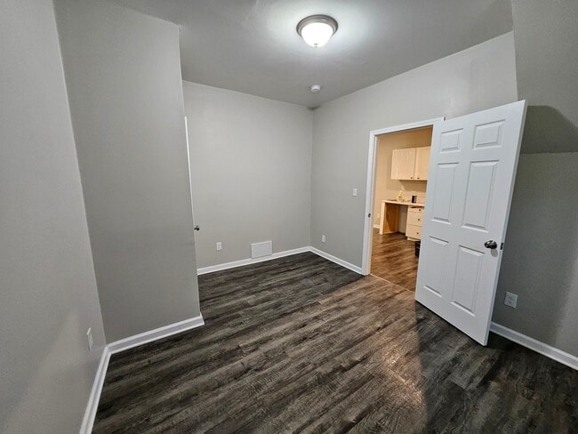 Bedroom 3 - 743 N Claybrook St