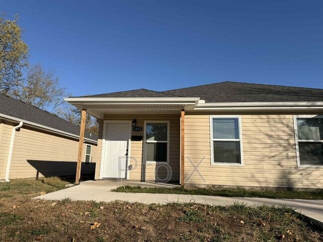 Building Photo - 1413 S Byers Ave